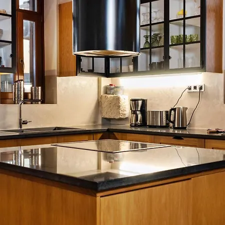 Luminous A House Of Luxury Apartment